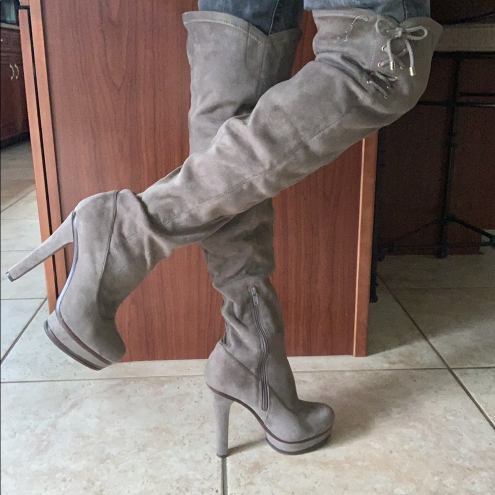 Jennifer López Boots - offers welcomed